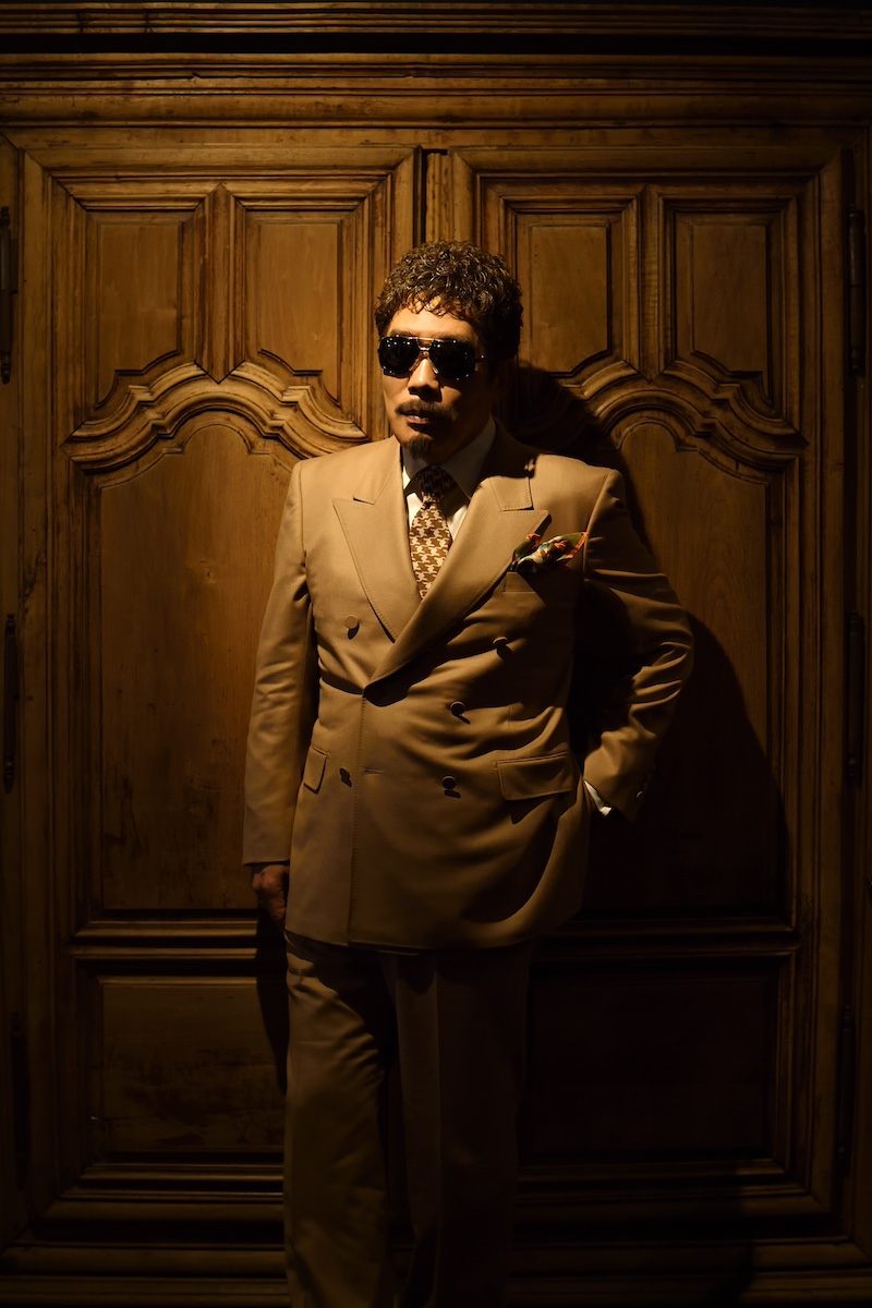 鈴木雅之、新ALは”粋な”コラボ満載な『Snazzy』 ライヴ映像作と同時リリース