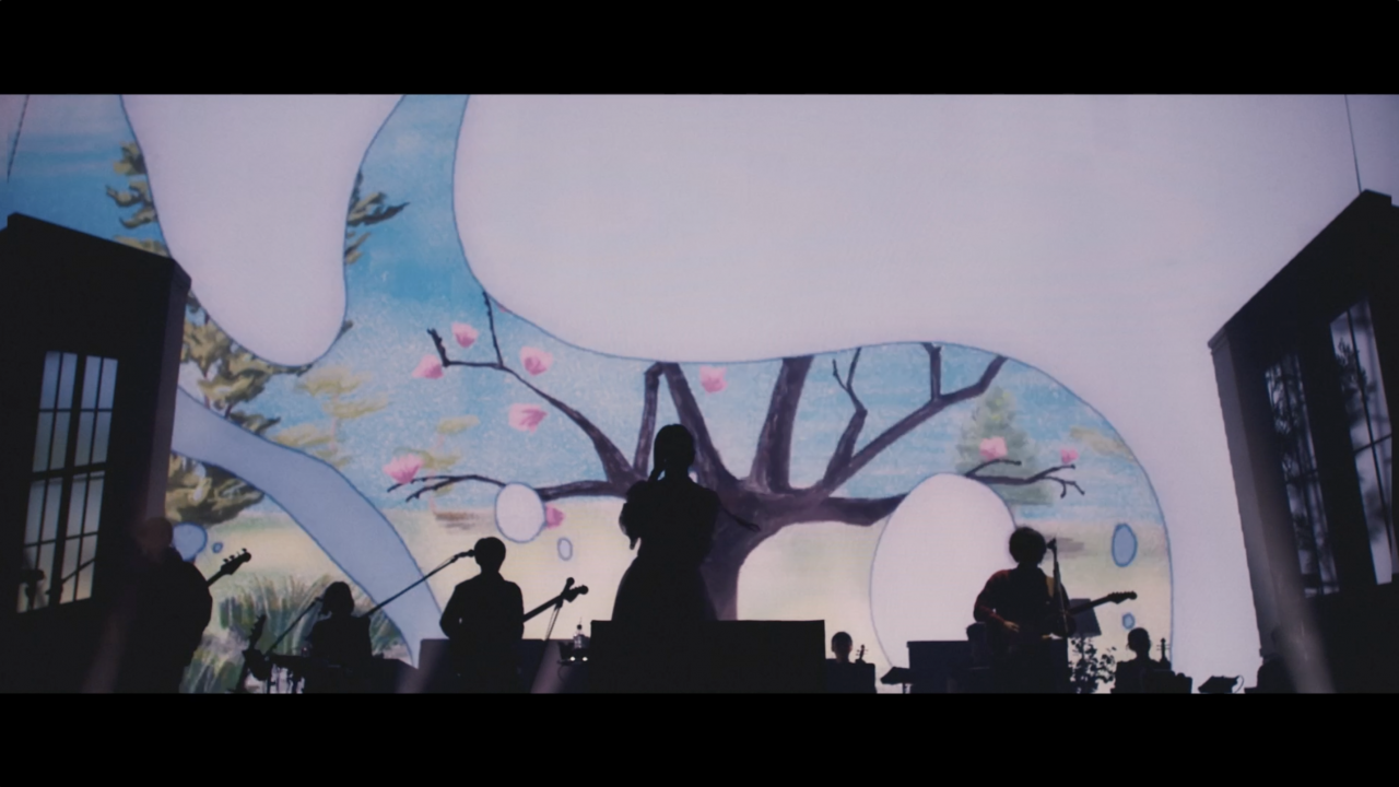 ヨルシカ〈前世〉から「晴る」ライブ映像を公開