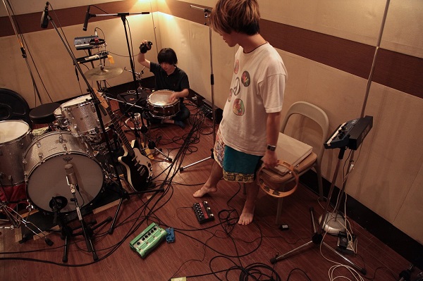 ドミコ 初のフル・アルバム発売決定、収録予定曲のデモを限定公開